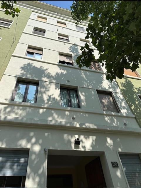 V28 Milão Exterior foto